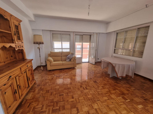 Large double bedroom near the Campo Grande train station