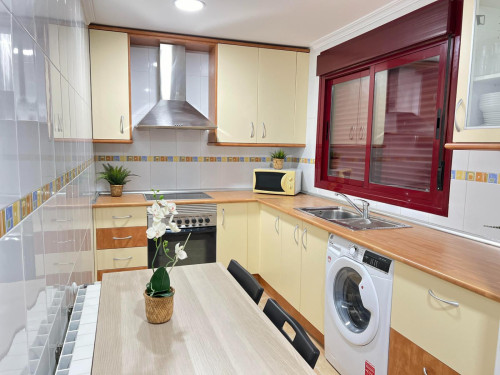 Single bedroom in 5-bedroom apartment - Gallery - 7