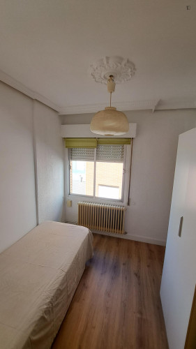 Homely single bedroom with a balcony, in Santa Barbara 