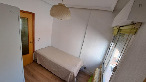 Homely single bedroom with a balcony, in Santa Barbara 