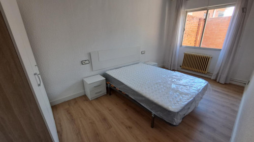 Nice double bedroom in Santa Barbara