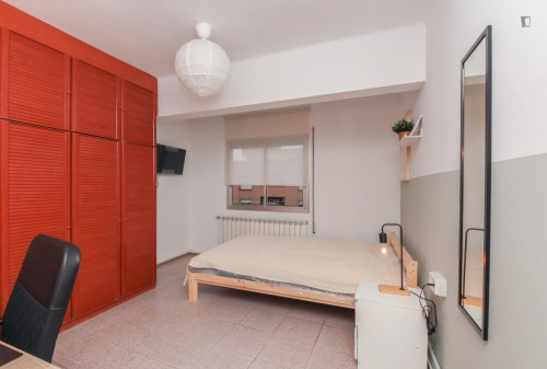 Attractive single bedroom in a property with balcony