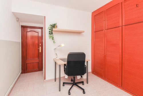 Attractive single bedroom in a property with balcony