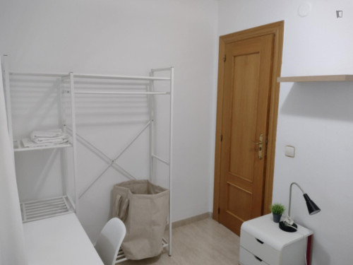 Homely single bedroom near Parc del Tossal