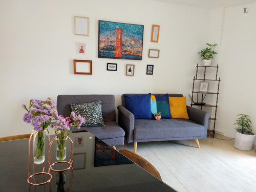 Homely single bedroom near Parc del Tossal