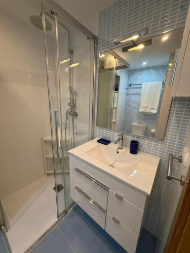 Charming double bedroom in the Polígon de Sant Blai district - Gallery - 11