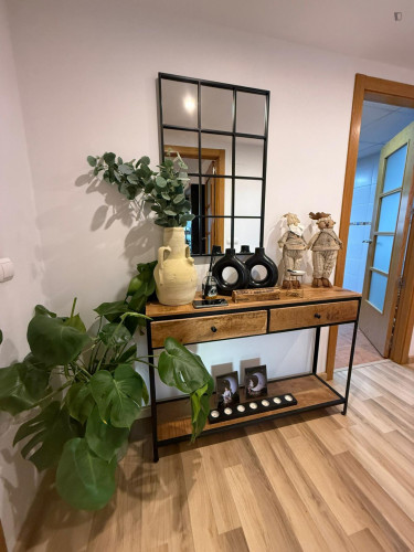 Charming double bedroom in the Polígon de Sant Blai district - Gallery - 7