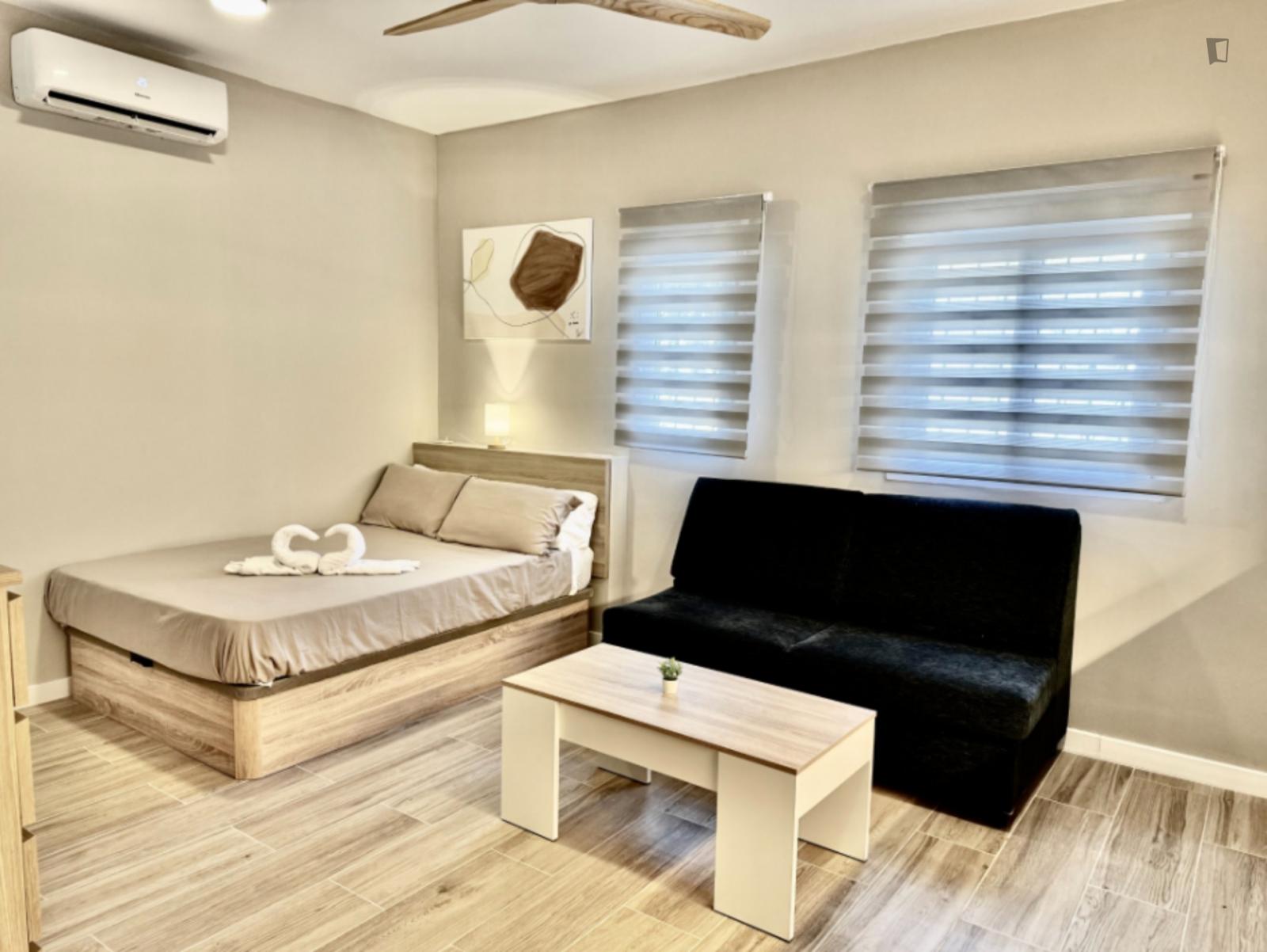 Vibrant Studio Close To Del Tossal Park - 1