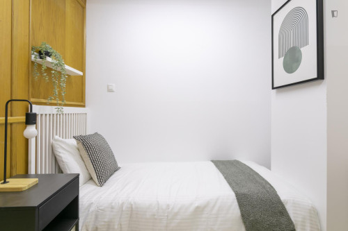 Bedroom for rent in Alfonso El Sabio 27 I, Alicante