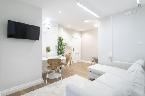 Bedroom for rent in Alfonso El Sabio 27 I, Alicante