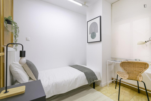 Bedroom for rent in Alfonso El Sabio 27 I, Alicante