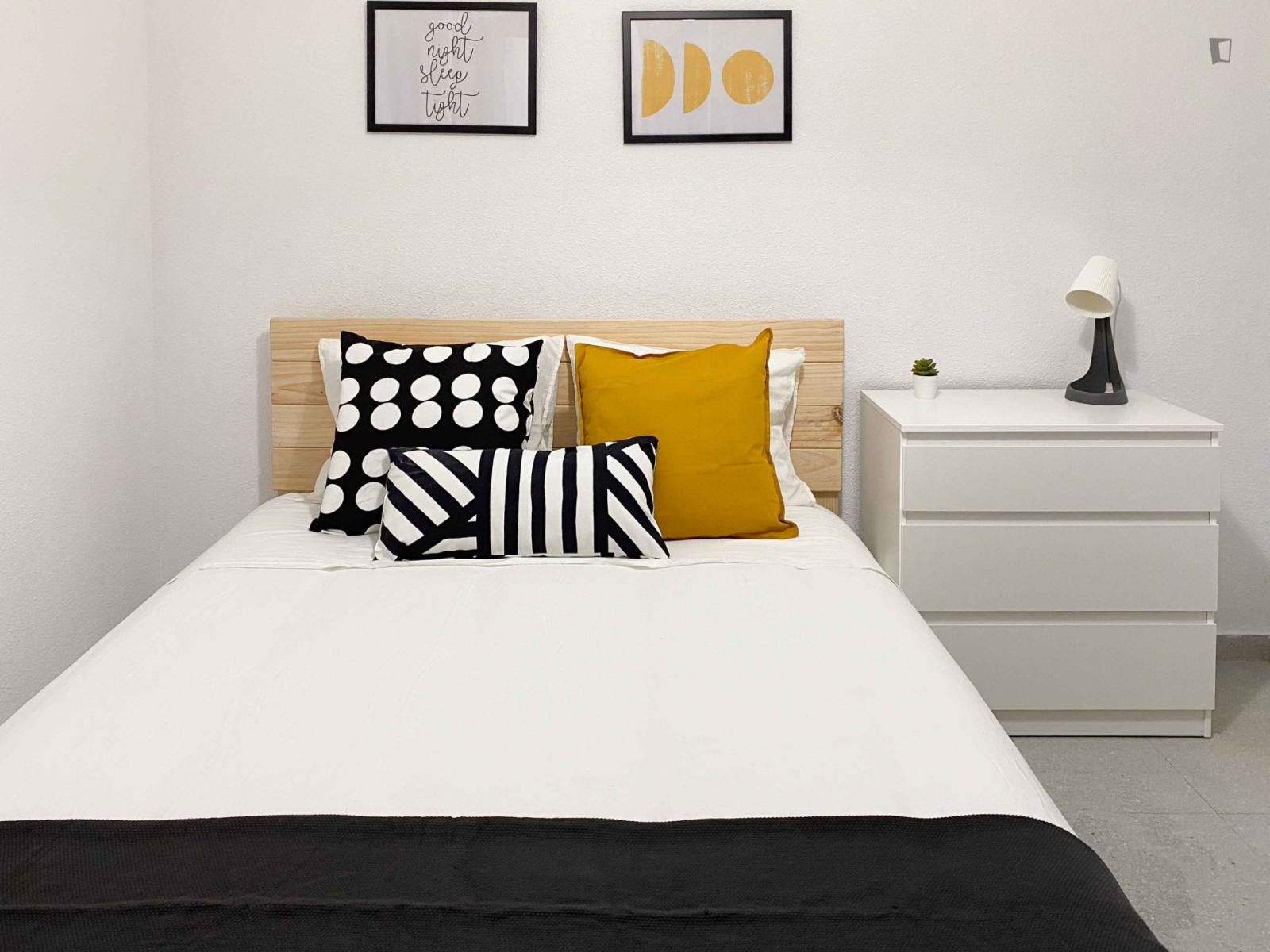 Double Bedroom In 3-Bedroom Apartment - Double bedroom in 3-bedroom apartment - Gallery - 1
