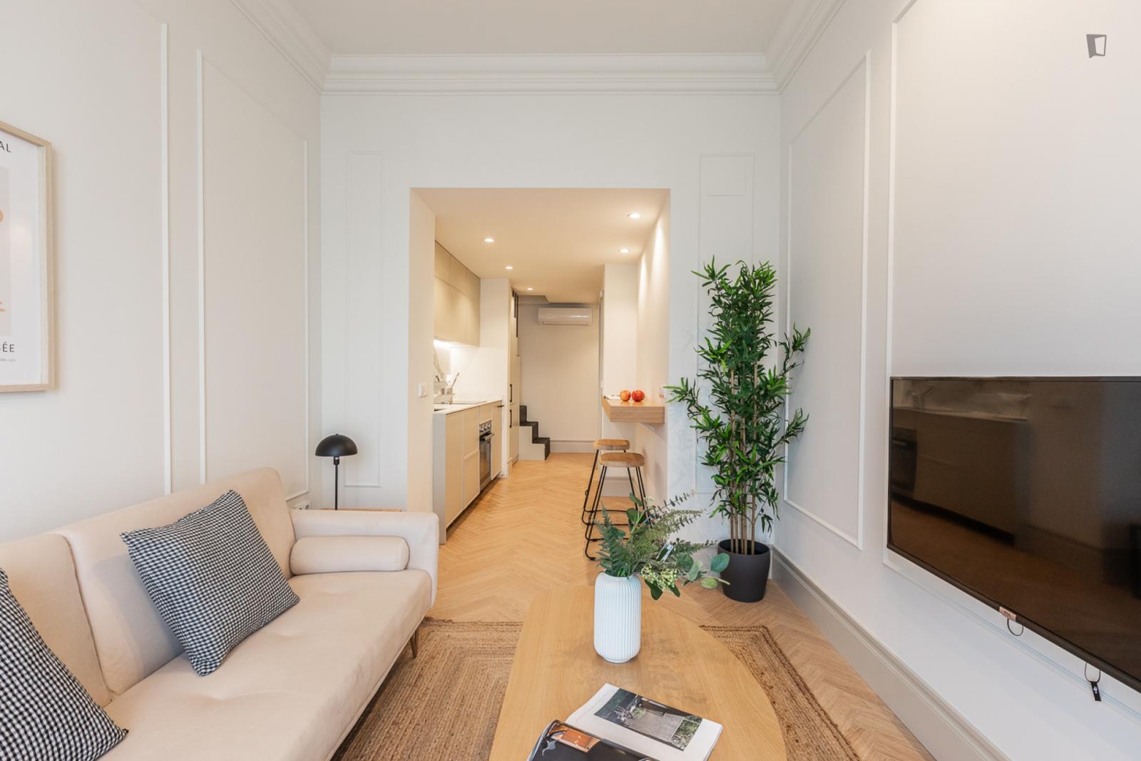 Bedroom For Rent In Músico Óscar Tordera Iniesta 12, Alicante - 1