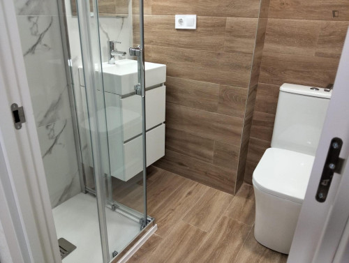 Prime Single Bedroom with a private bathroom close to UCAM University