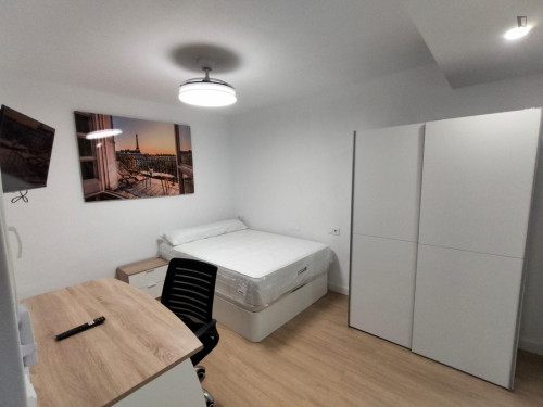 Vibrant Single Bedroom with a private bathroom close to UCAM University 