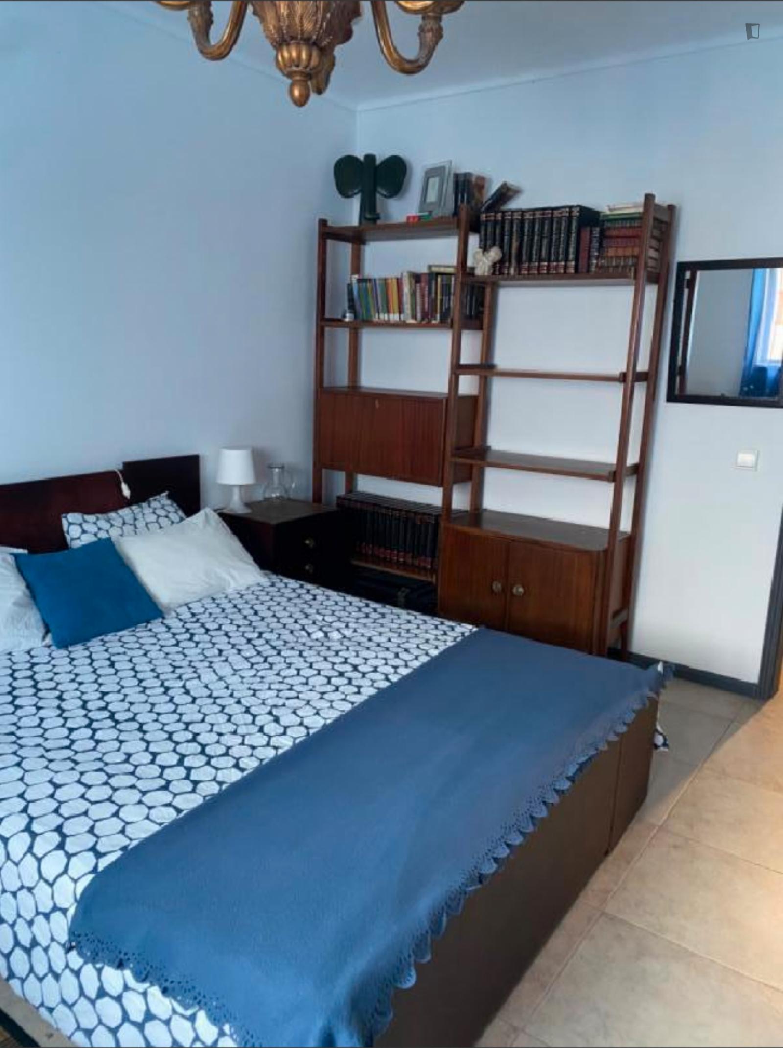  Cozy Double Bedroom With A Private Bathroom Close To Vagueira Beach  -  Cozy Double Bedroom with a private bathroom close to Vagueira Beach  - Gallery -  1