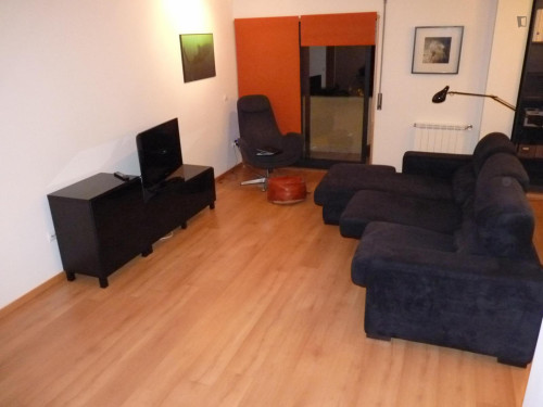 Modern one-bedroom flat with stunning views of the ria and university