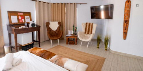 Captivating Double Bedroom close to Santa Comba Dao Train Station