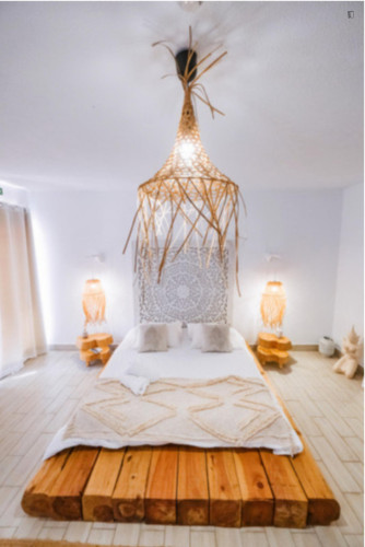 Astonishing Double Bedroom close to DÃO River