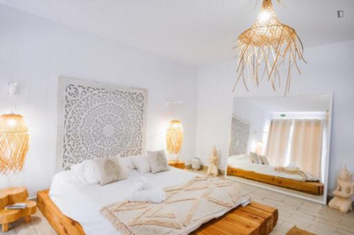 Astonishing Double Bedroom close to DÃO River