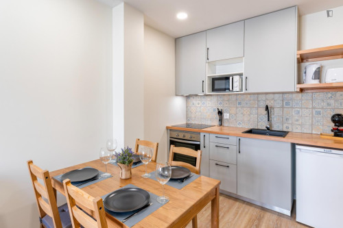 Amazing 1-bedroom apartment near the Braga train station