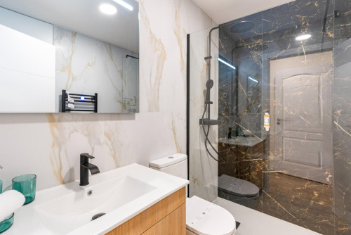 Amazing 1-bedroom apartment near the Braga train station