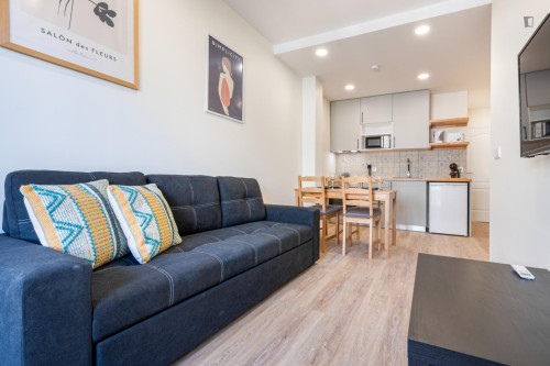 Amazing 1-bedroom apartment near the Braga train station