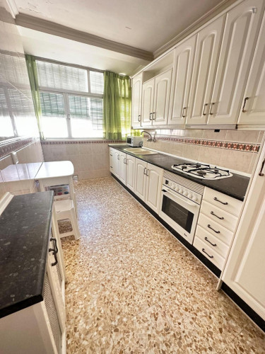 Spacious double bedroom in Albacete close to Hospital Universitario