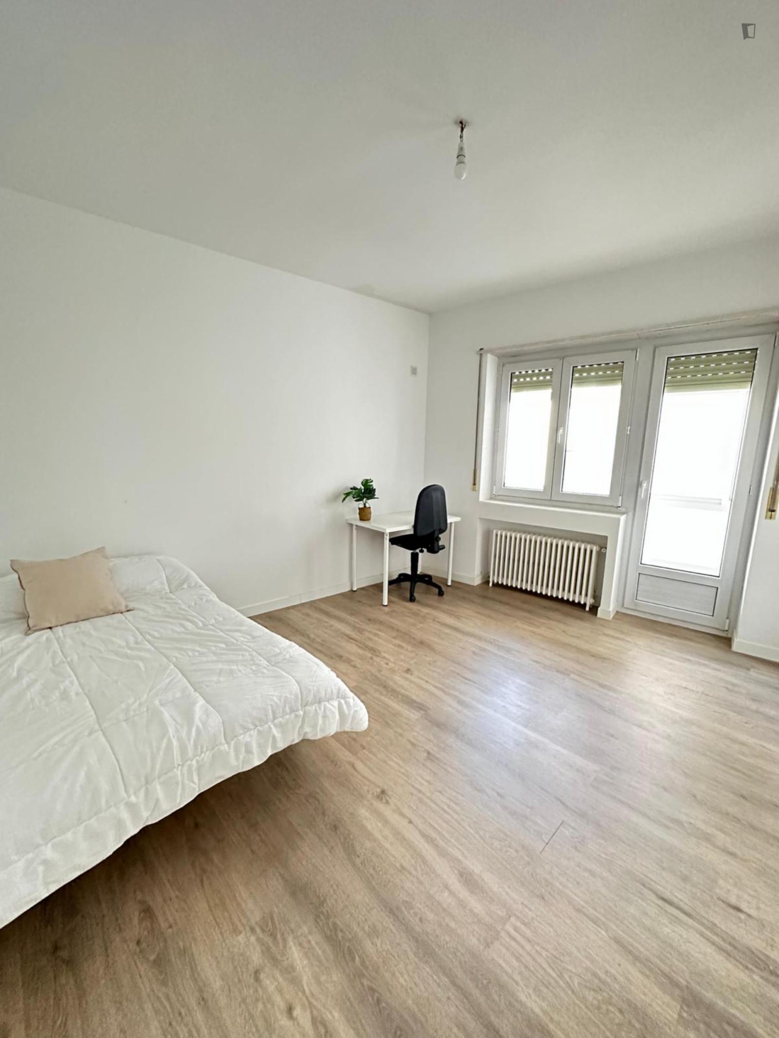 Large Double Bedroom In The Centre Of Albacete - 1