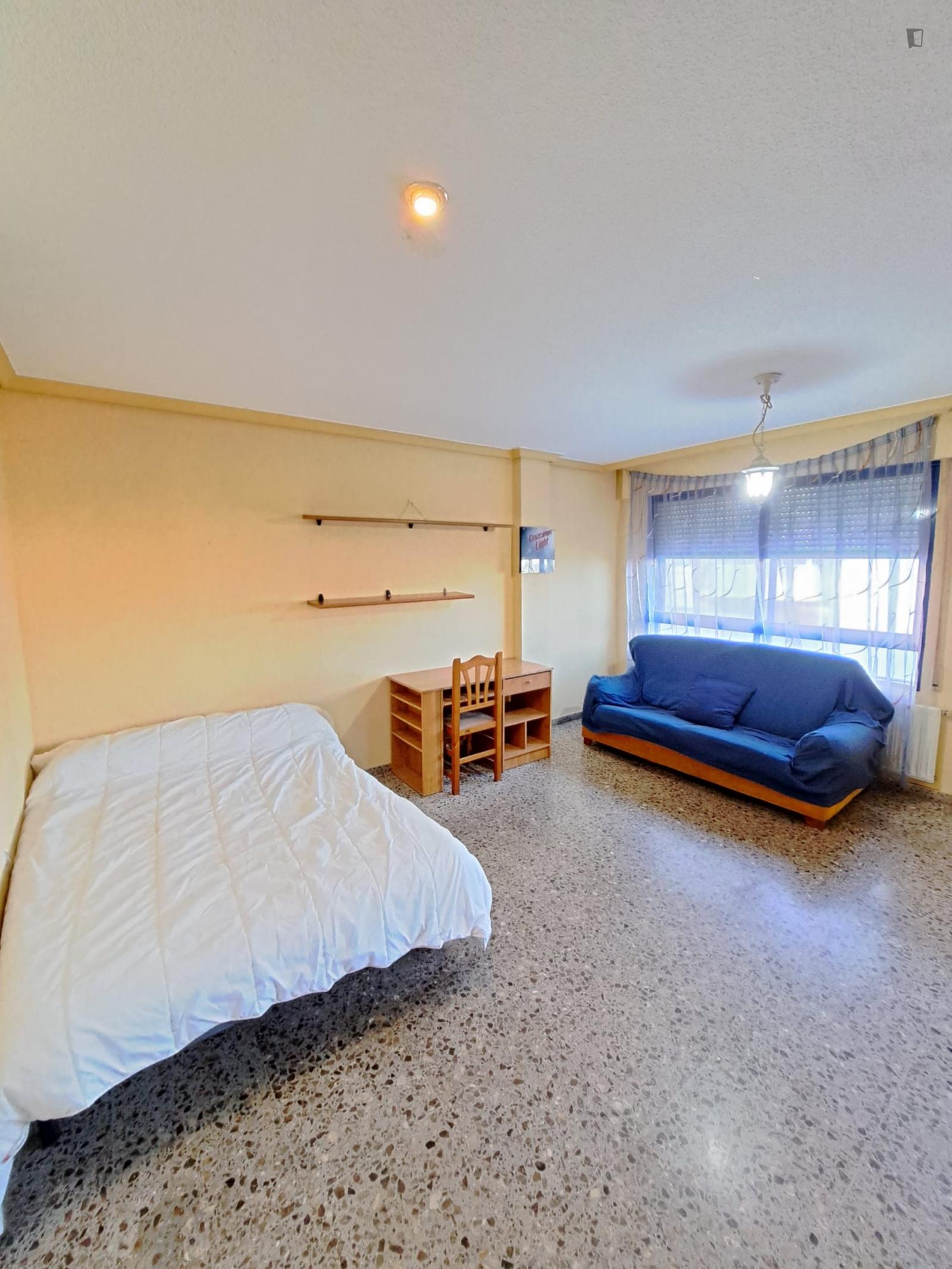  Comfy Double Bedroom In Albacete Next To CC Albacenter  -  Comfy double bedroom in Albacete next to CC Albacenter  - Gallery -  1