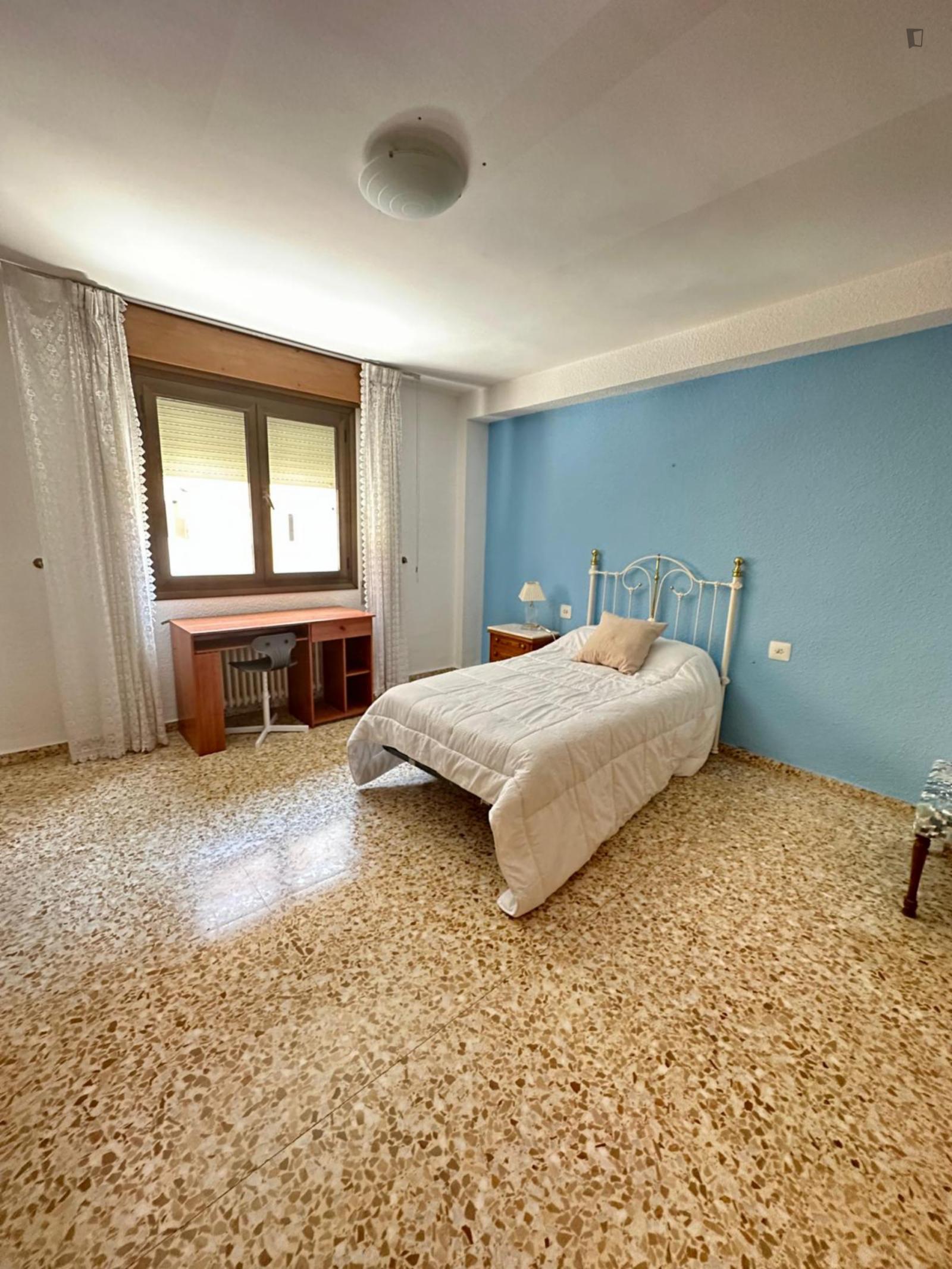 Bright Double Bedroom In Albacete Close To Downtown - 1