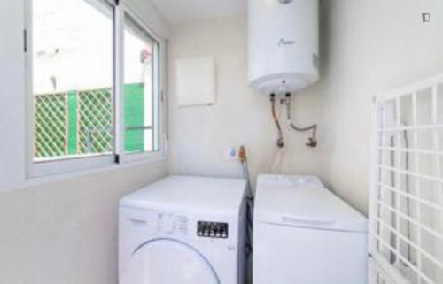 Cozy studio with double bed and shared terrace in a peaceful area  - Gallery -  5