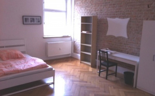 Homely single bedroom near the Kolumbusplatz metro