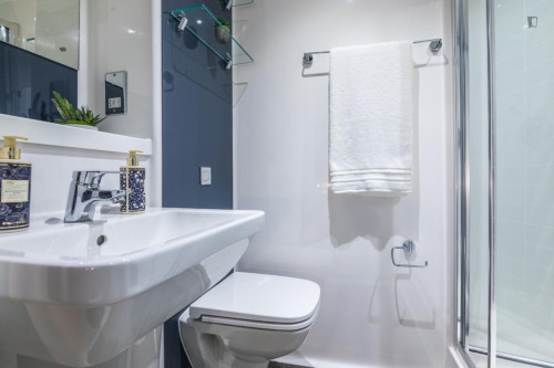 Cosy double ensuite bedroom in a 2-bedroom flat, close to Coventry University - Gallery - 101