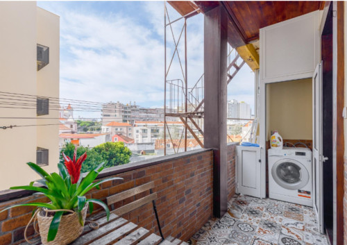 Modern 6 Bedroom Apartment with a Terrace in São Sebastião - Gallery - 21