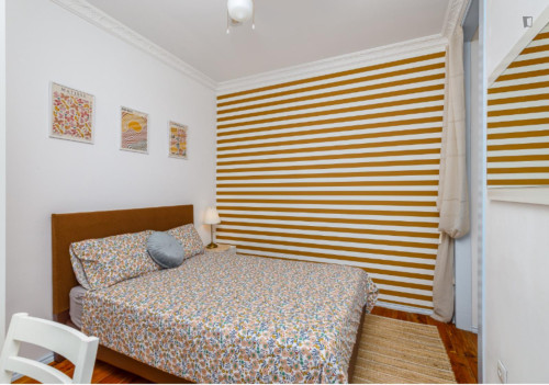 Modern 6 Bedroom Apartment with a Terrace in São Sebastião - Gallery - 3