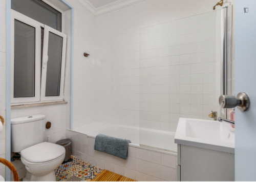 Modern 6 Bedroom Apartment with a Terrace in São Sebastião - Gallery - 40