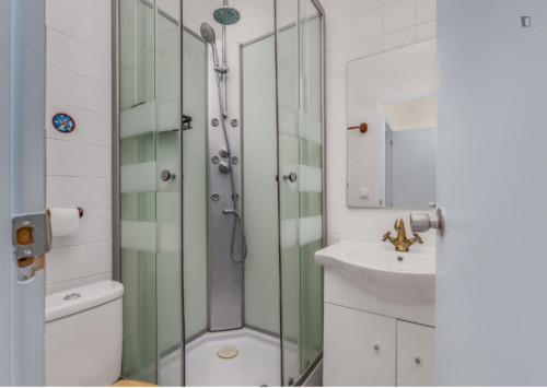 Modern 6 Bedroom Apartment with a Terrace in São Sebastião - Gallery - 37