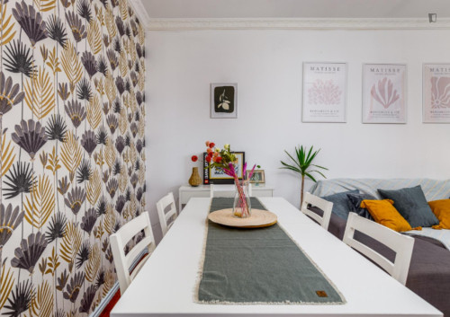 Modern 6 Bedroom Apartment with a Terrace in São Sebastião - Gallery - 28