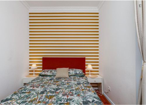 Modern 6 Bedroom Apartment with a Terrace in São Sebastião - Gallery - 23