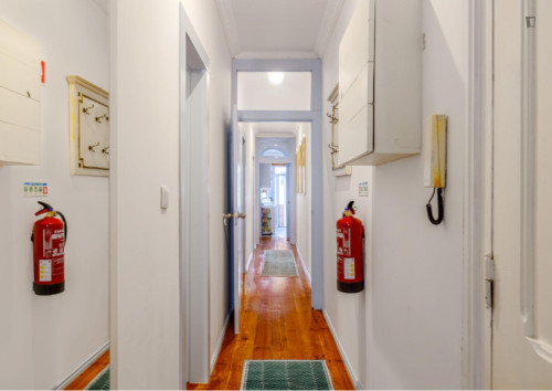 Modern 6 Bedroom Apartment with a Terrace in São Sebastião - Gallery - 18