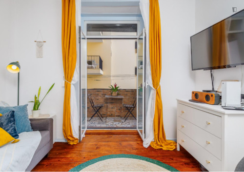 Modern 6 Bedroom Apartment with a Terrace in São Sebastião - Gallery - 32