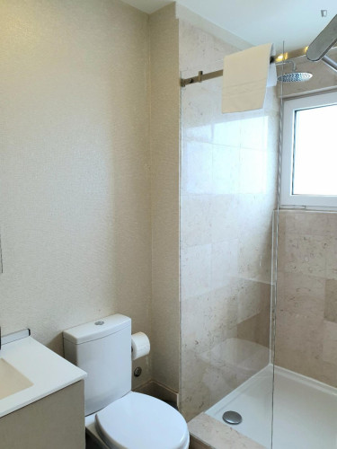 Inviting 2-bedroom apartment in Picoas