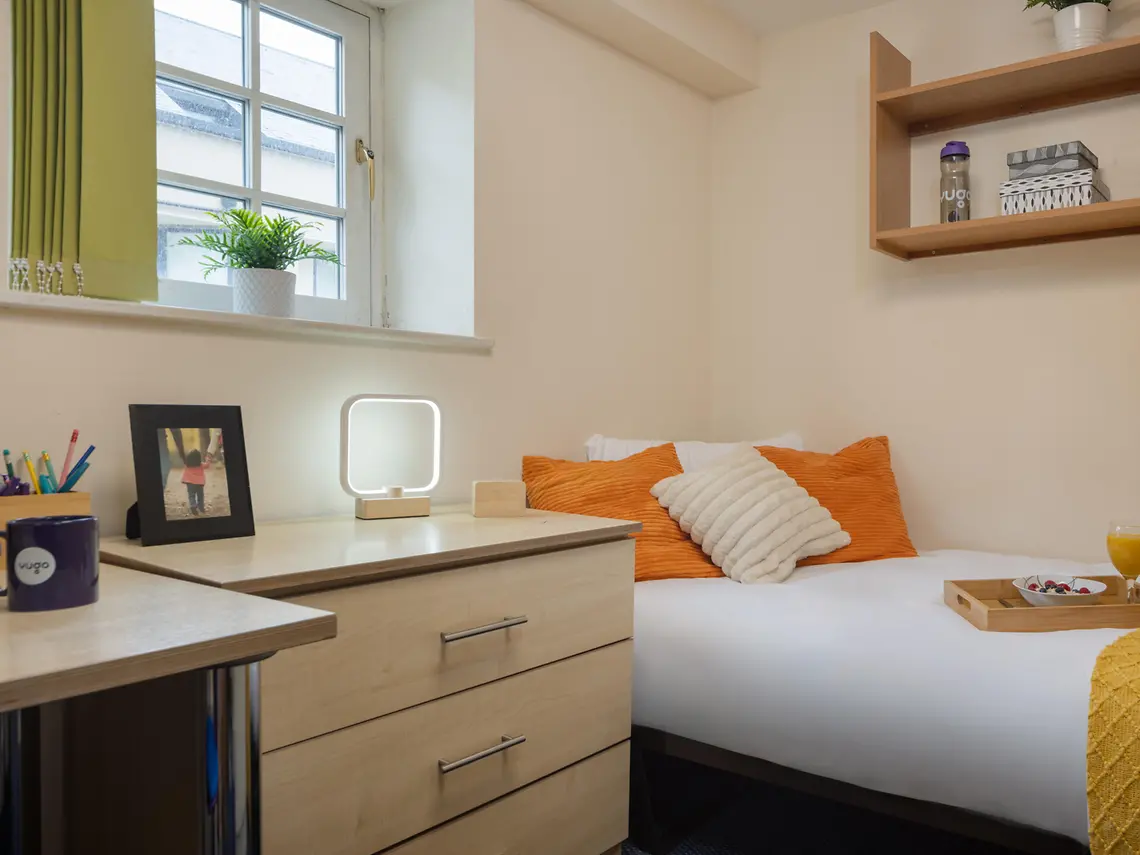  Standard Single  -  Cable Street  - Gallery -  3