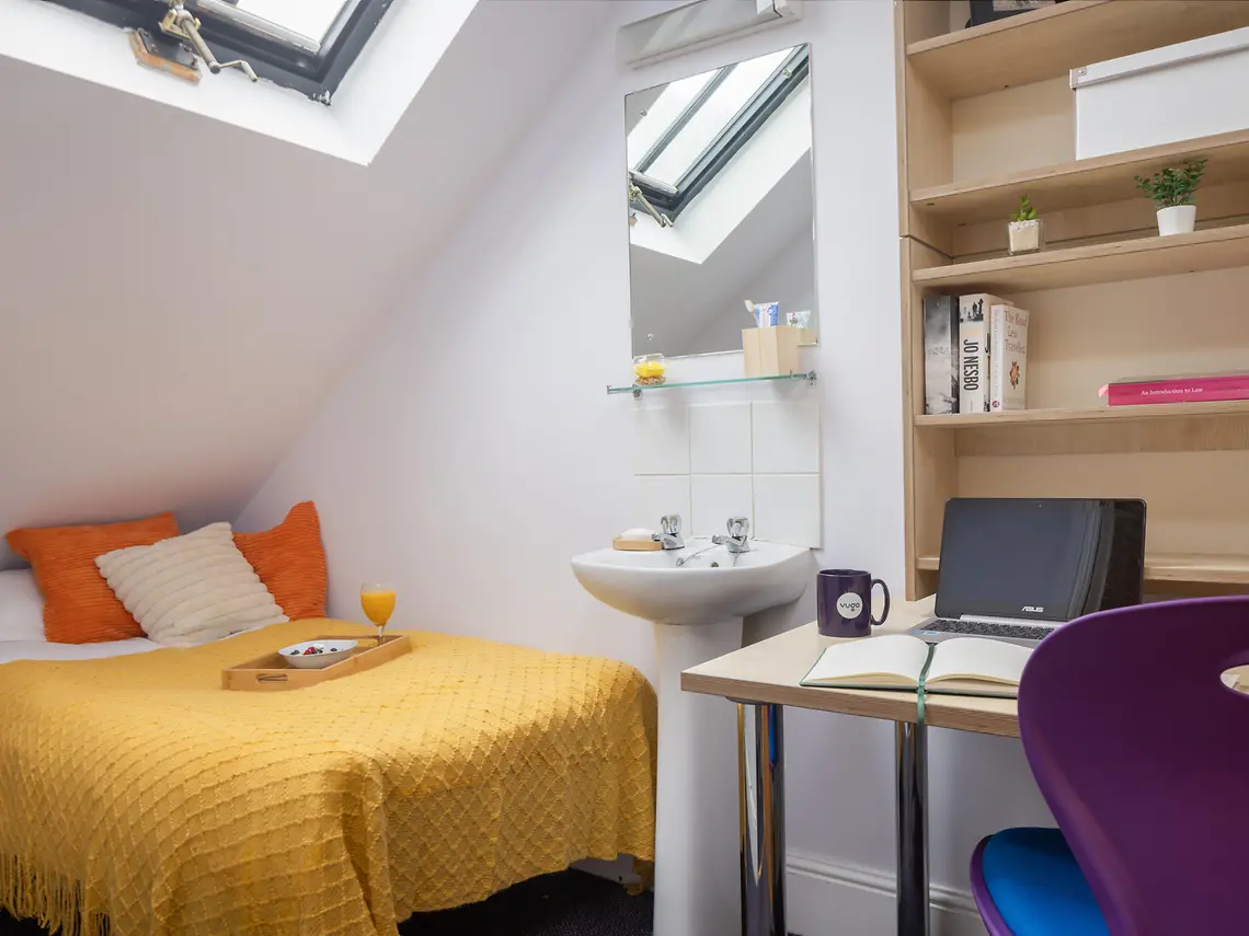 Standard Single - Cable Street - Gallery - 1