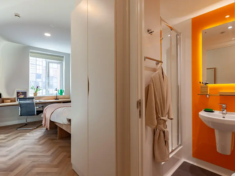  Premium Ensuite  -  St. Crispin's House  - Gallery -  3