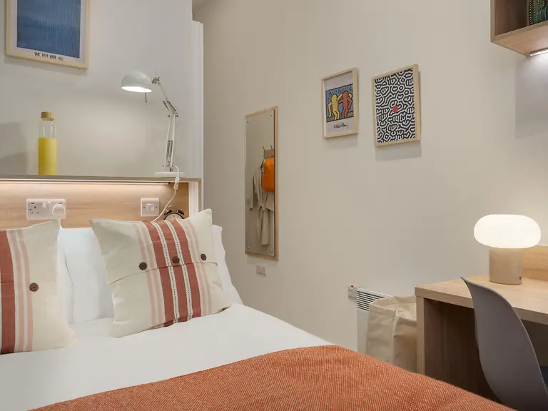  Standard Ensuite Plus  -  St. Crispin's House  - Gallery -  1