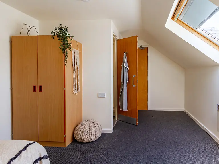 Premium En Suite - Park Court - Gallery - 2