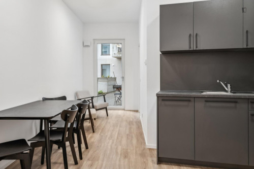 Cosy double bedroom in modern shared flat near Leipzig's main train station
