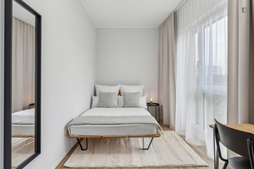 Spacious double bedroom in a shared flat in the dynamic district Zentrum-Nord